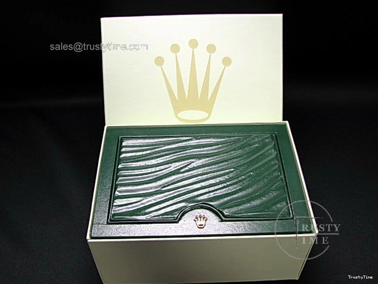 0825 Effortless ROLBOX002 – Rolex 2006 Edition Box and Papers 845
